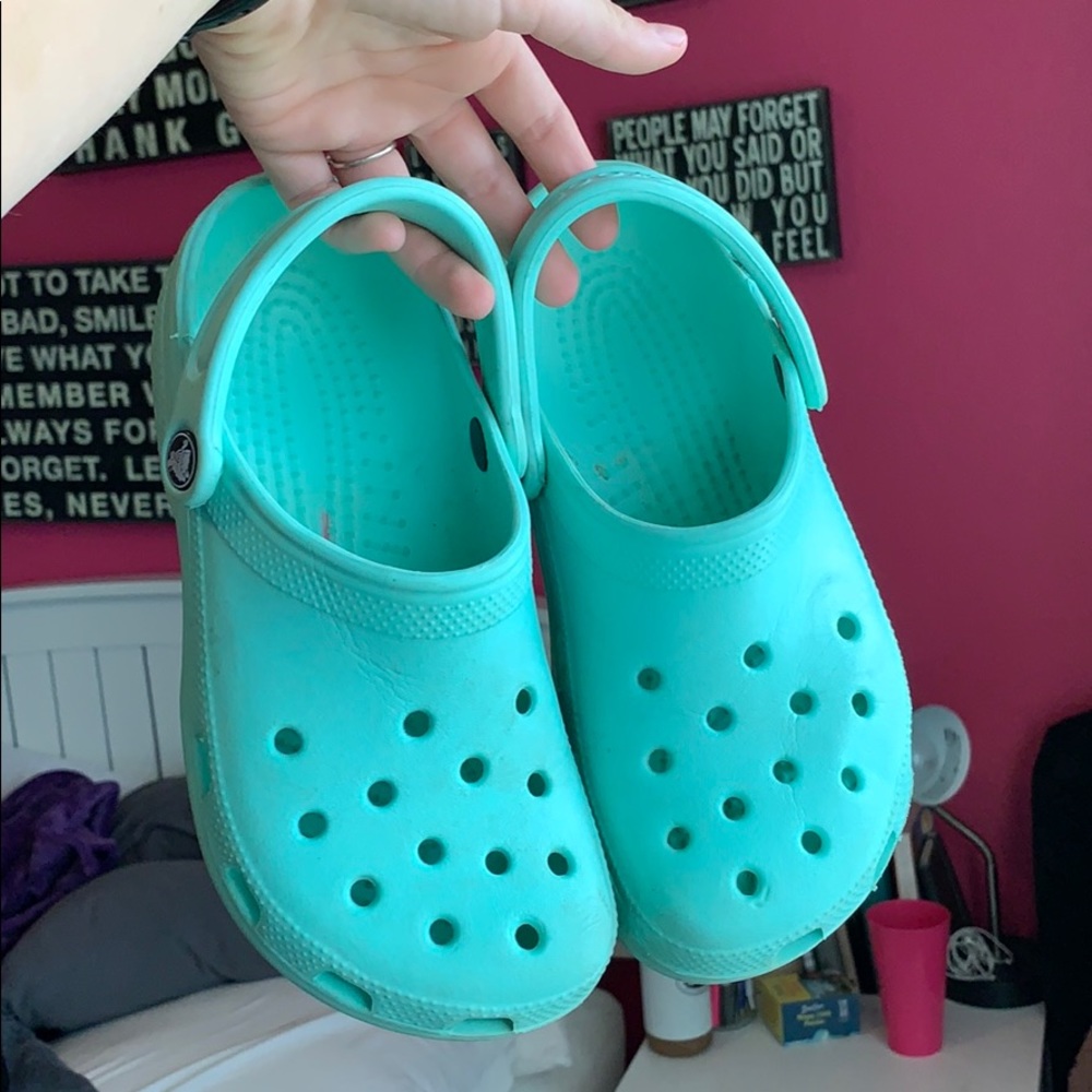 CROCS